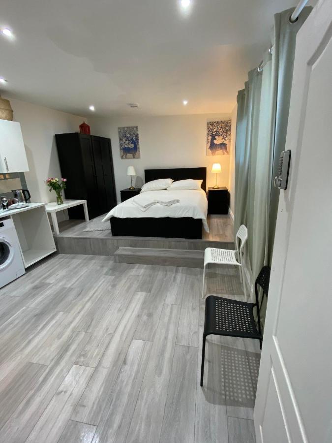 Charming Studio Apartment In Londres Extérieur photo