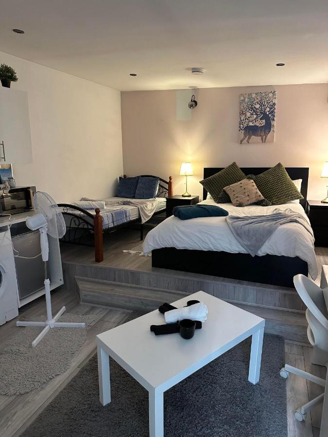Charming Studio Apartment In Londres Extérieur photo
